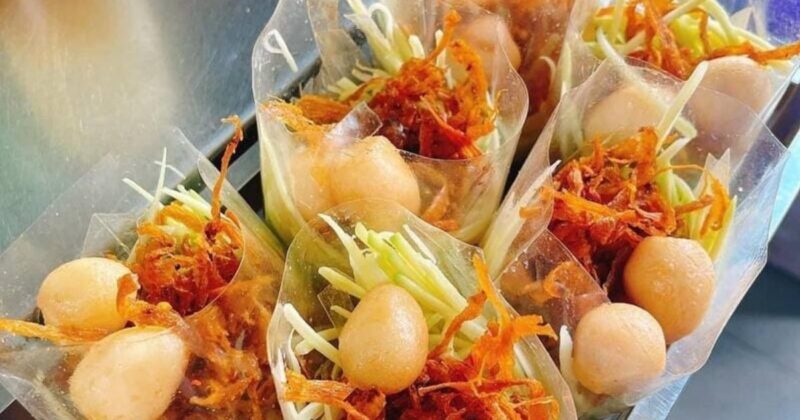 Bánh tráng nướng và bánh tráng trộn đóng hộp