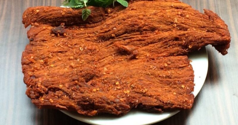 Khô bò miếng tẩm vị cay ngọt đậm đà