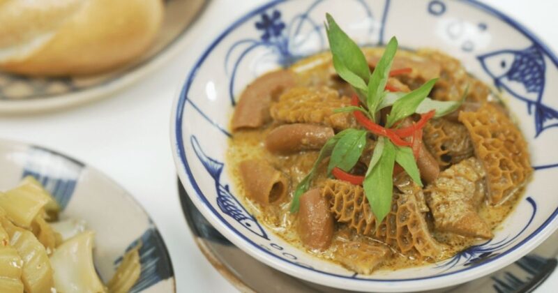 Phá lấu bò nước cốt dừa béo ngậy