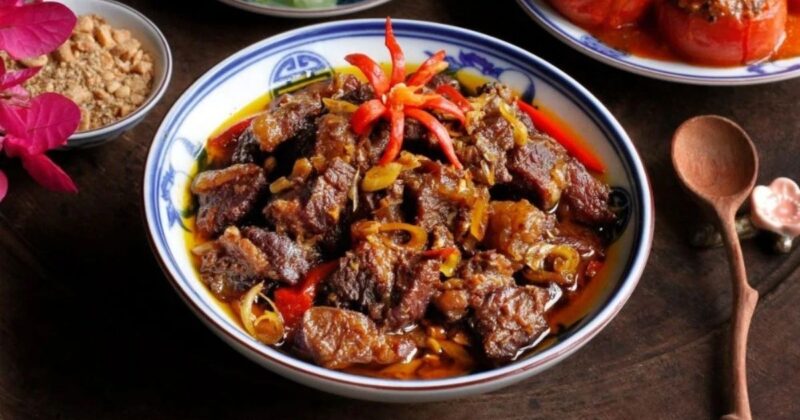 Sơ chế nguyên liệu sạch sẽ và khử mùi hôi của thịt